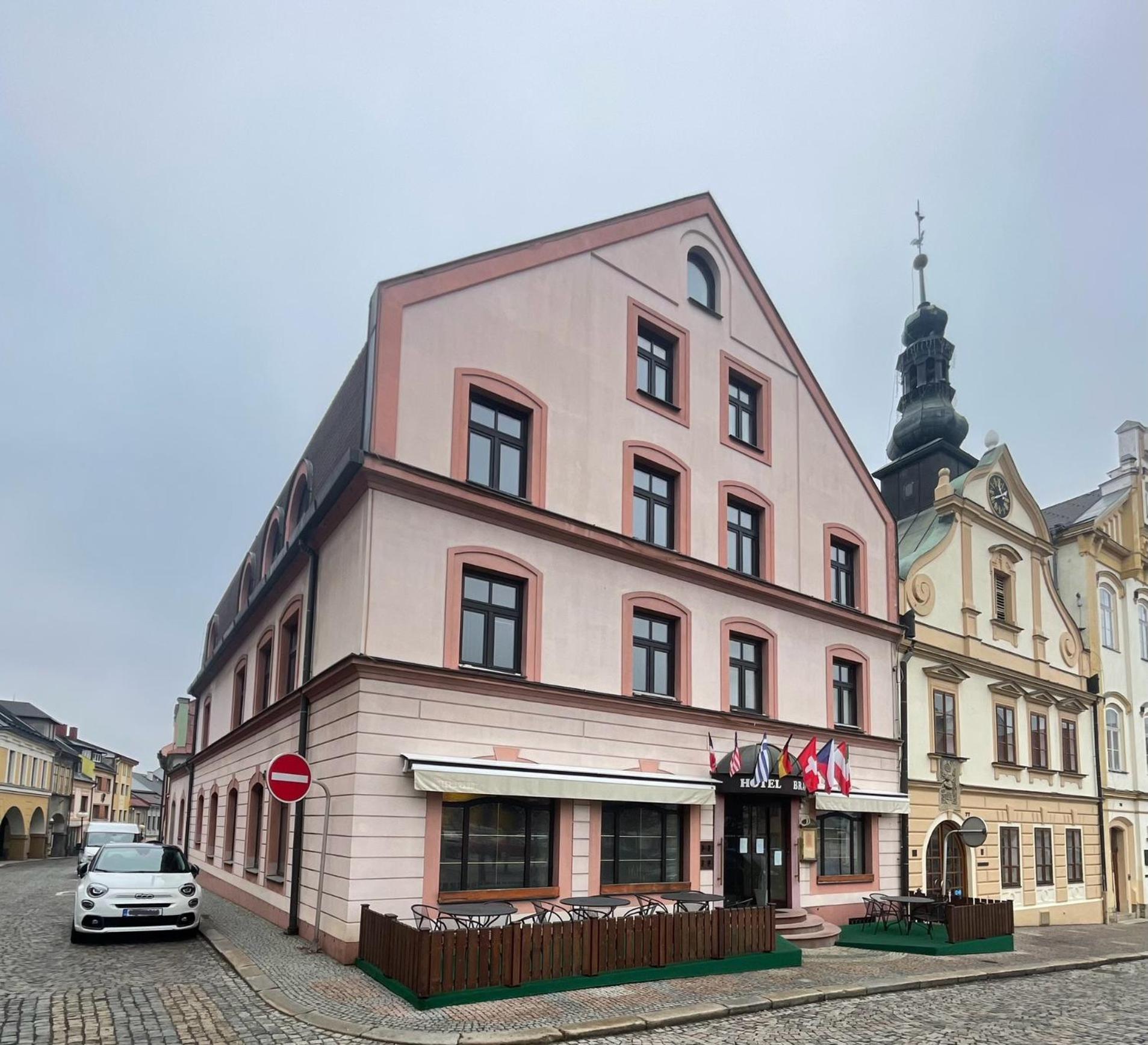 Hotel Bravo Ceska Trebova Exterior foto